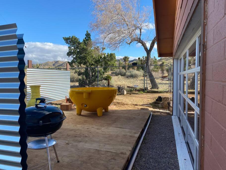 Jt'S Star Catcher Cabin - Hot Tub Yucca Valley Exterior foto